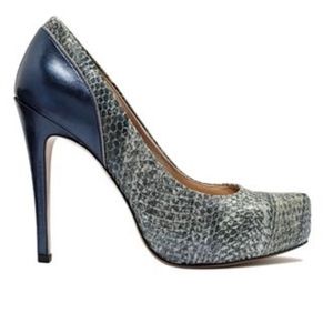BCBG Paeyton pumps
